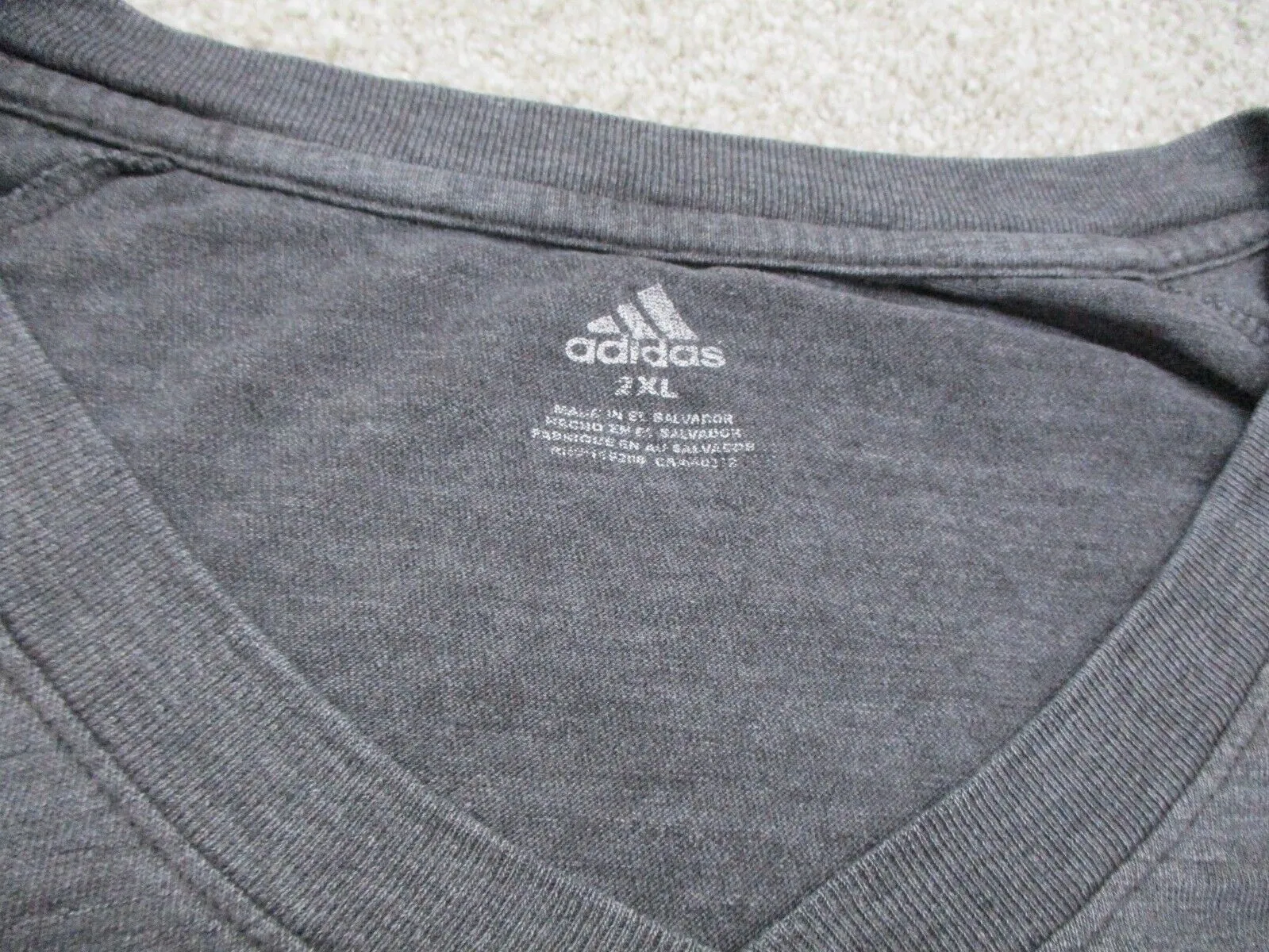 Adidas San Antonio Spurs T-Shirt Youth Boys Size 2XL Charcoal Graphic Logo Shirt