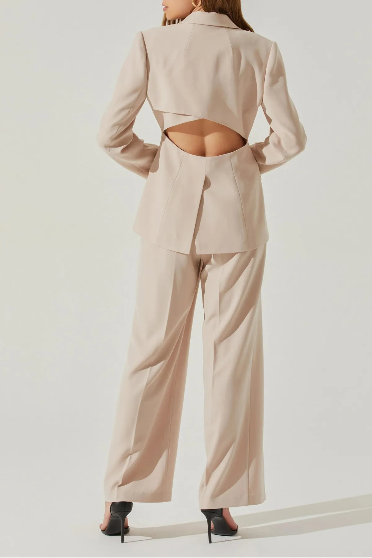 ASTR THE LABEL - RUBINA CUTOUT BLAZER