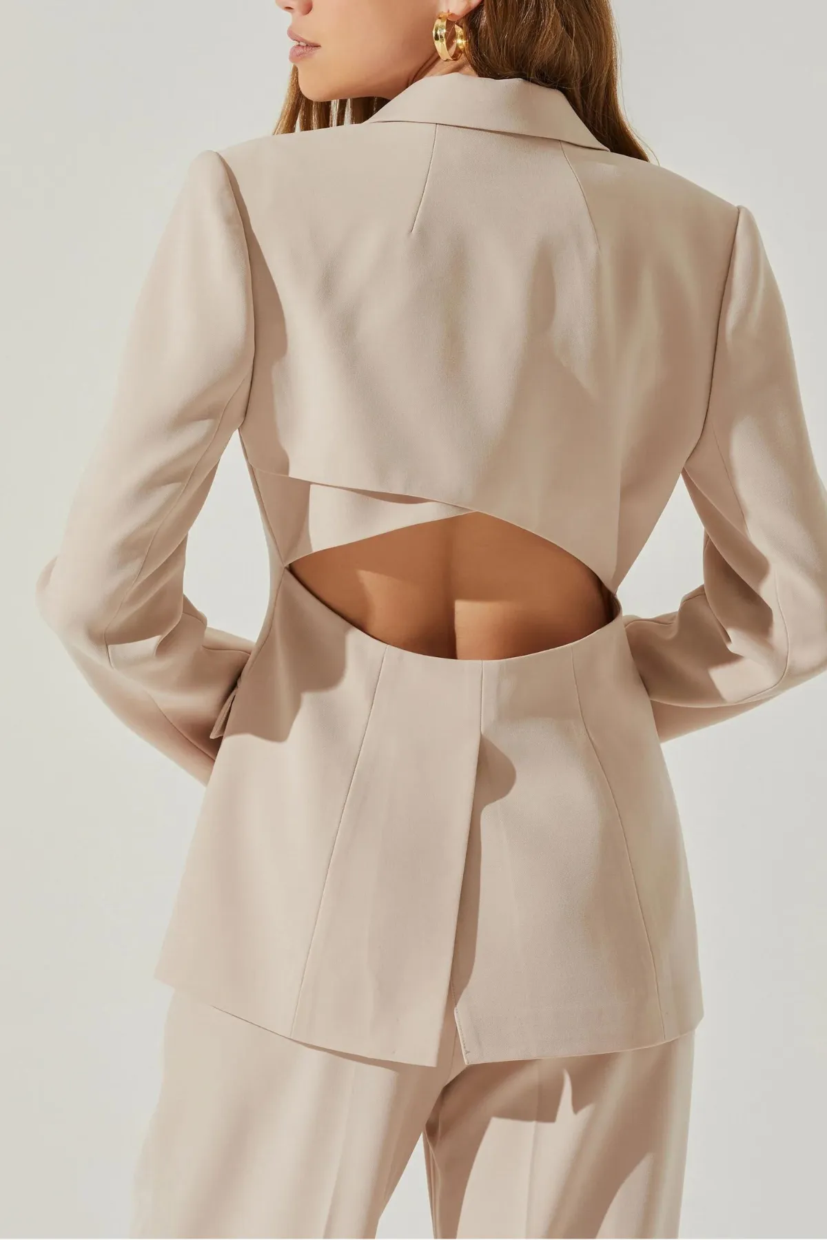 ASTR THE LABEL - RUBINA CUTOUT BLAZER